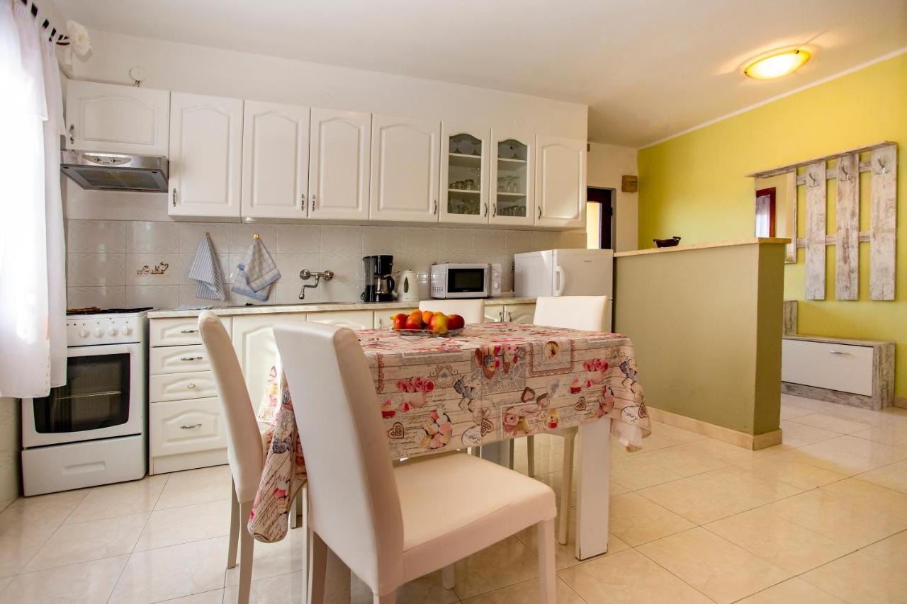Apartmani Jurman Matohanci ภายนอก รูปภาพ